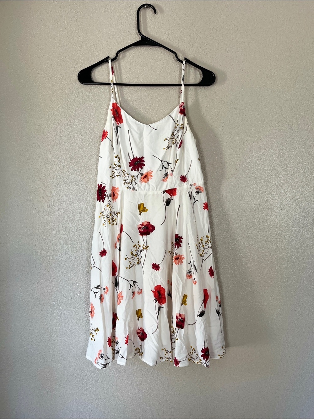 Old Navy White Floral Spaghetti-Strap Mini Dress with Red & Pink Blooms - Picture 2 of 7